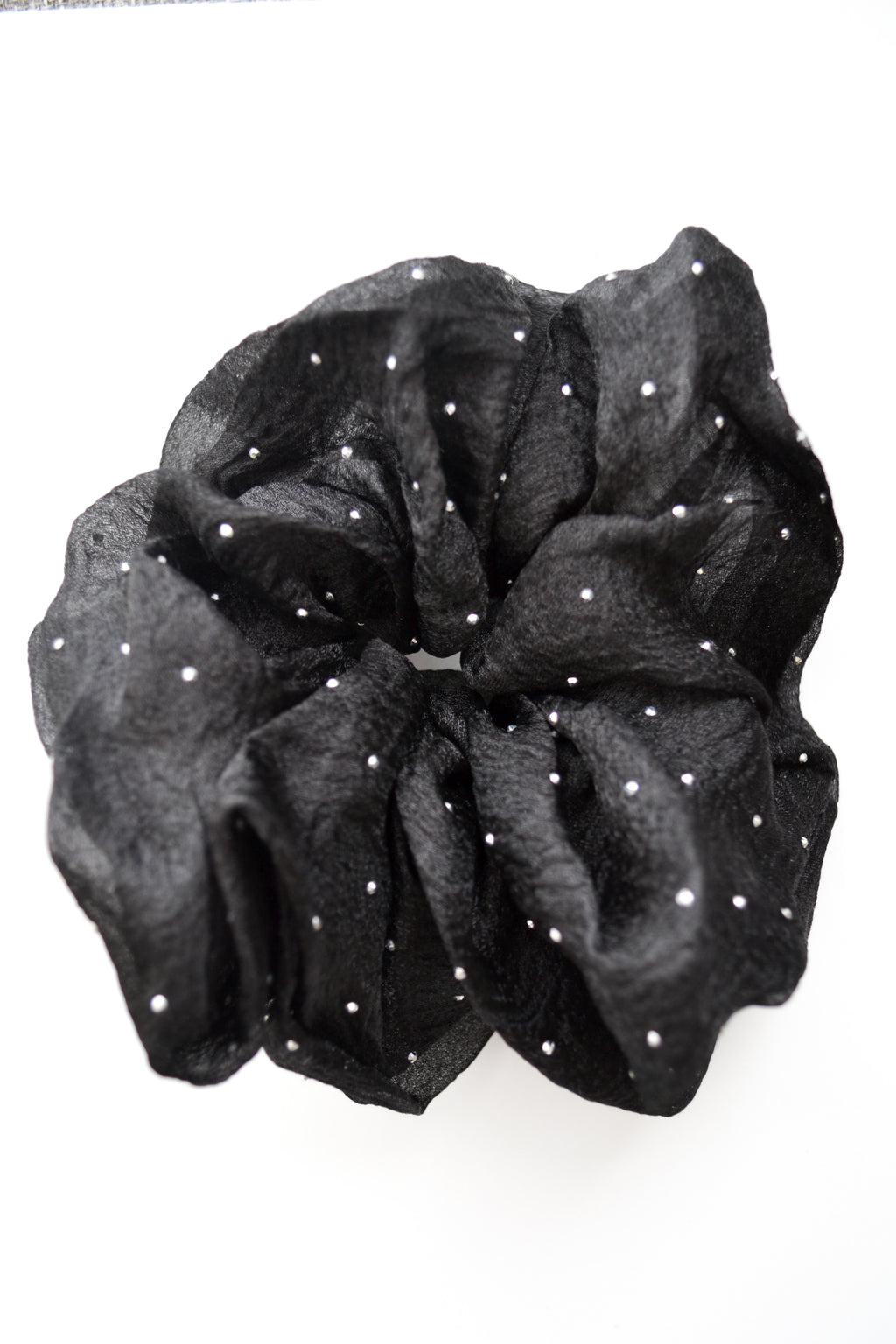 the dot scrunchie (jumbo)